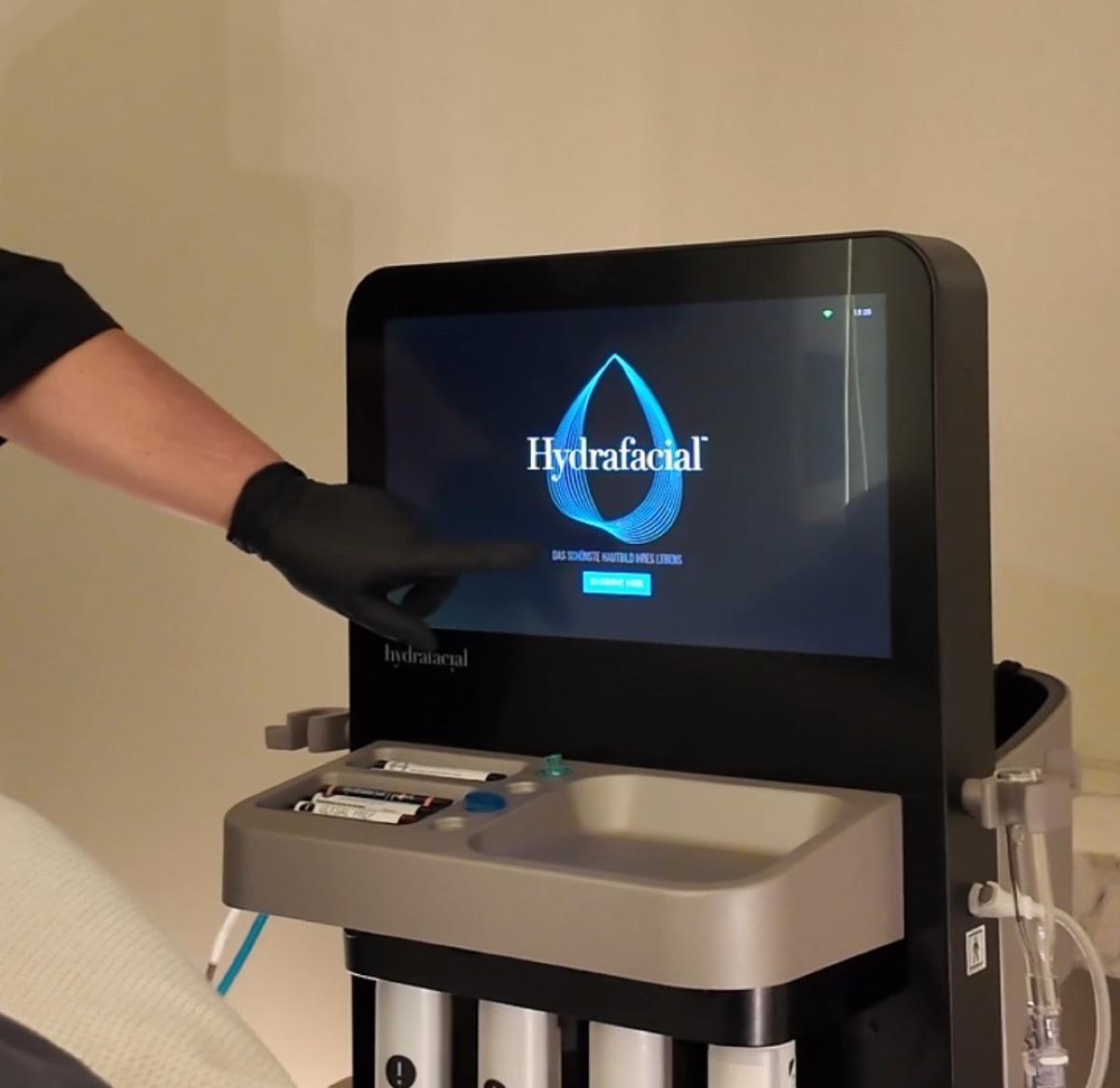 Display des HydraFacial-Geräts