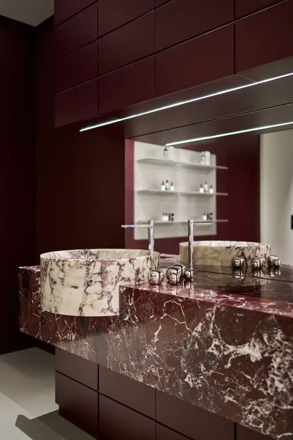 Marmor-Details im Retreat
